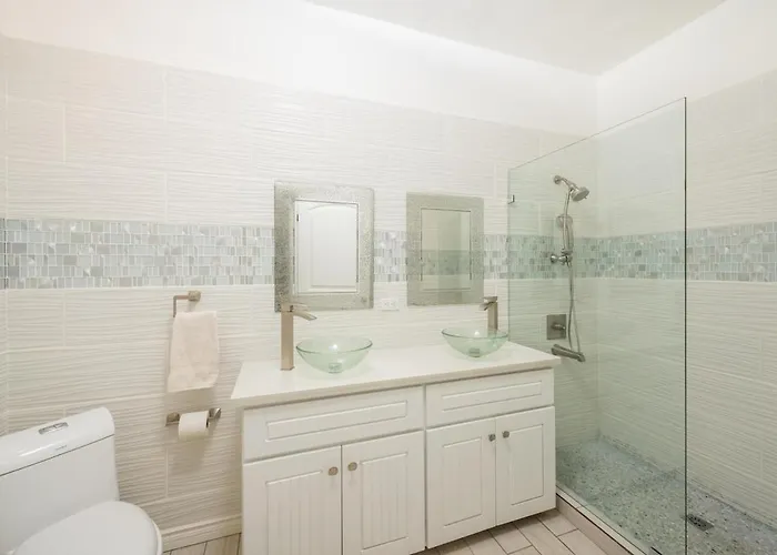 Oceanfront Villa, Private Pool & Concierge